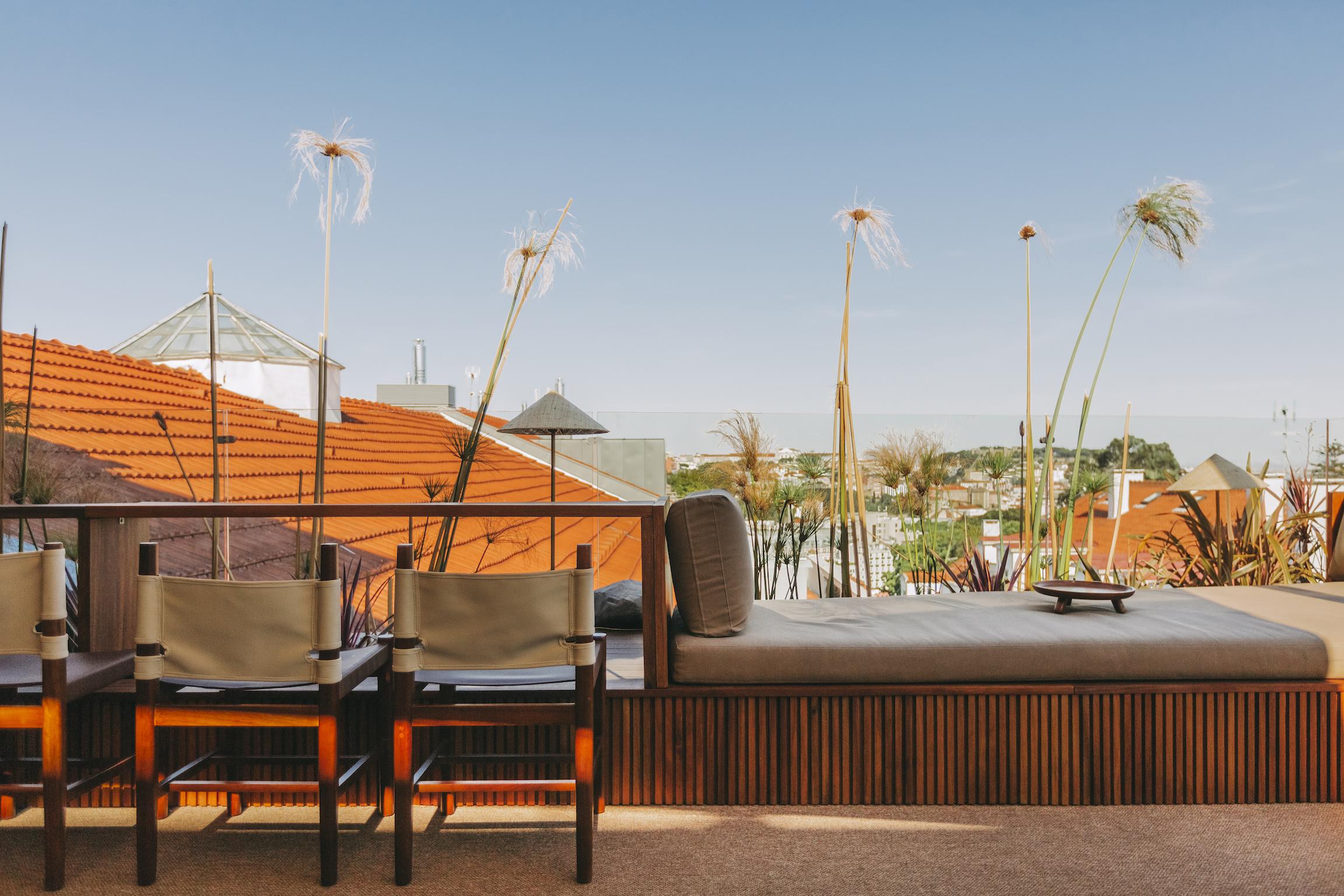 ザ ヴィンテージ ホテル&スパ リスボン エクステリア 写真 The rooftop bar at the hotel