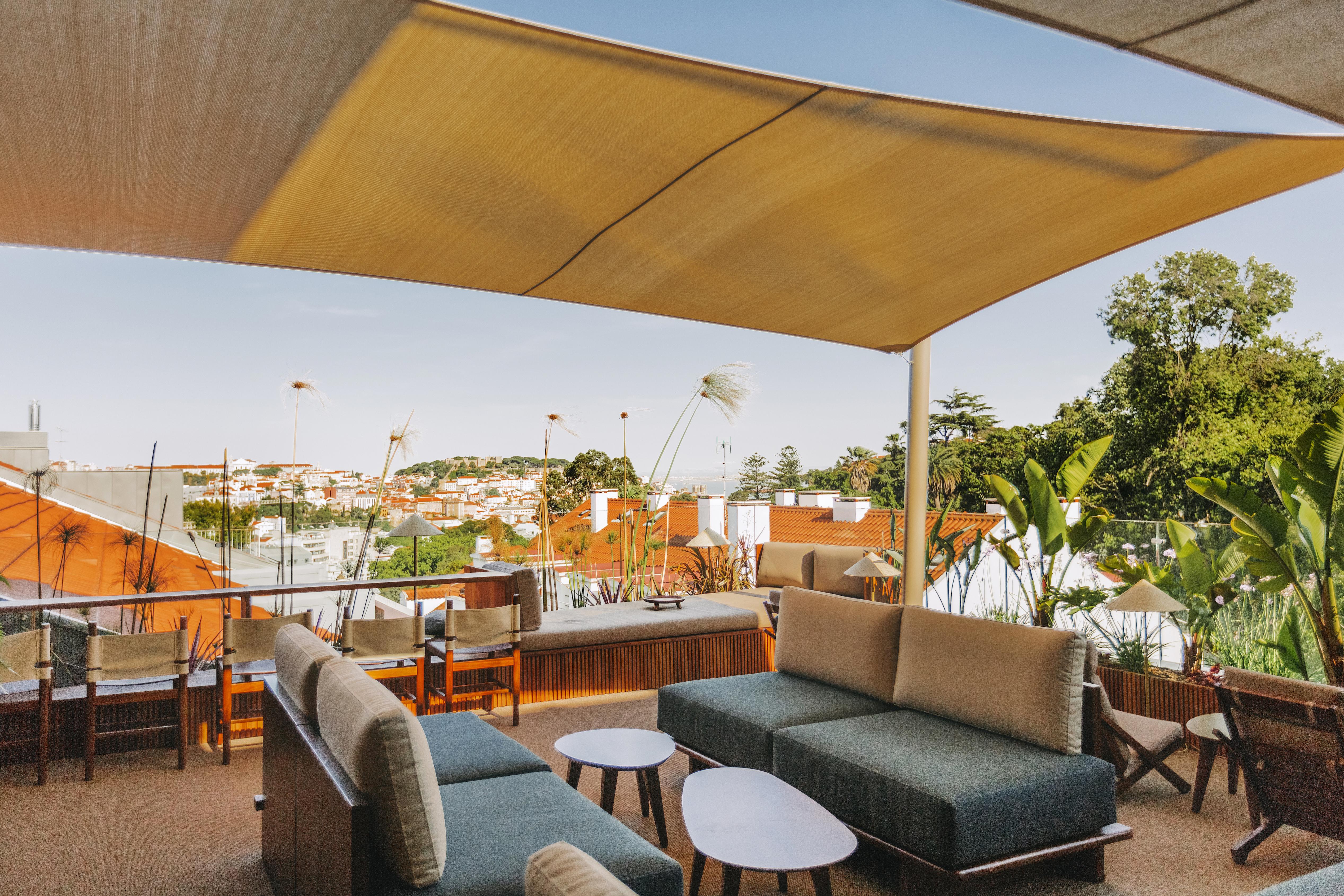 ザ ヴィンテージ ホテル&スパ リスボン エクステリア 写真 The rooftop bar at the Hotel